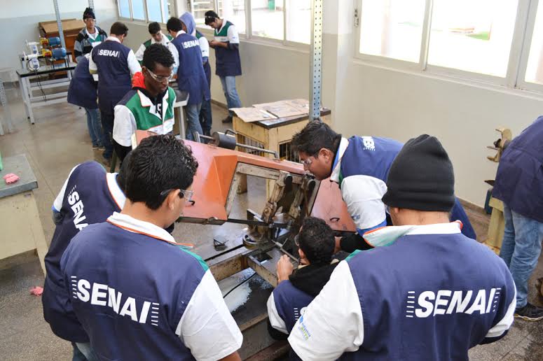Senai oferece 1,5 mil vagas gratuitas em 15 cursos técnicos pelo Sisutec